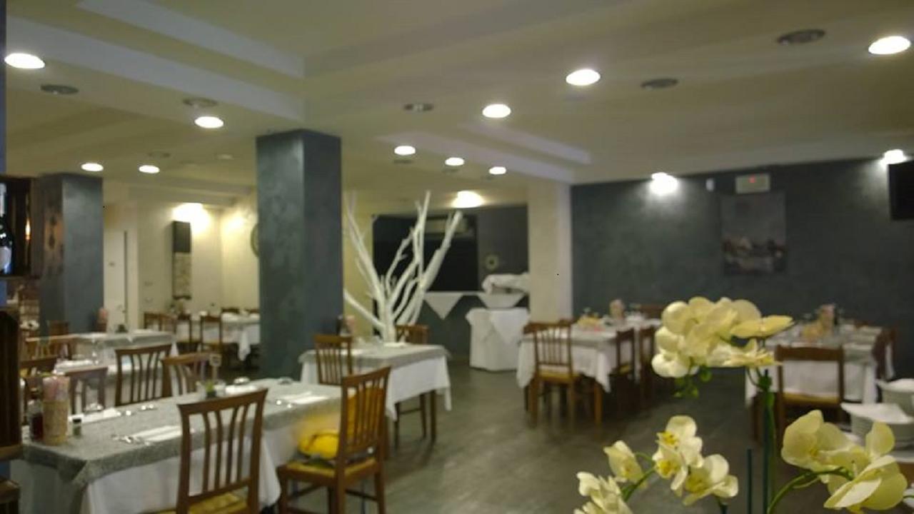 Albergo Ristorante Uspa Gorino Ferrarese Buitenkant foto